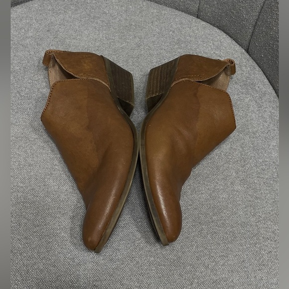 Frye Rowen Slip On Ankle Boots Booties Cognac Leather Finish Women Size 8.5 - Picture 4 of 12